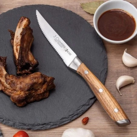 3 Claveles steak knife
