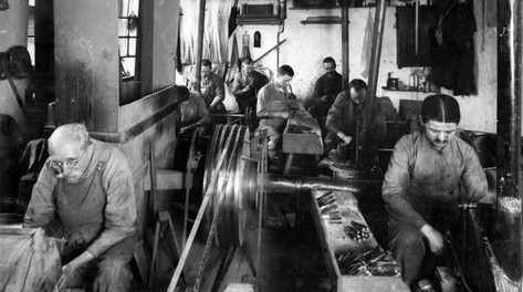Solingen blacksmiths image